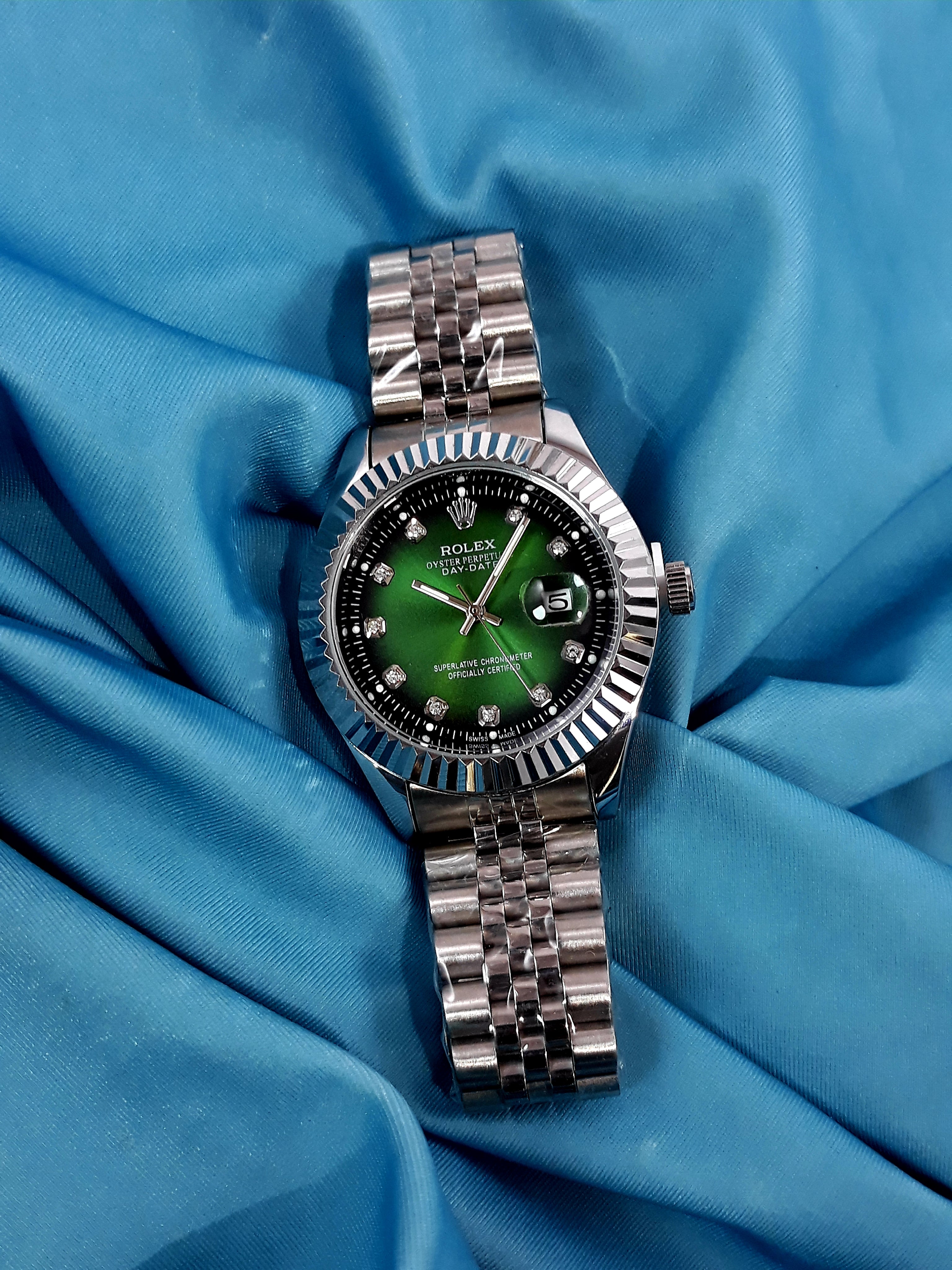 Fluted Bezel